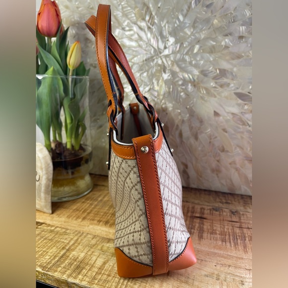 GUCCI Diamante Canvas and Golden Leather Tote with Pouch - Picture 5 of 14